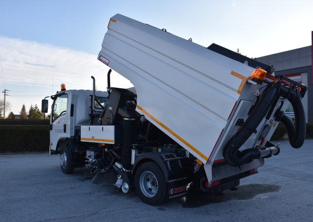 4,5 m<sup>3</sup> Kademe-Araç-Üstü-Yol-Süpürme-Makinası-4