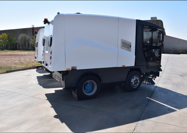 Kademe-AGA6000-Kompakt-Yol-Süpürme-Makinası-5