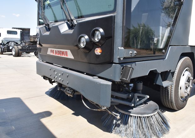 Kademe-AGA6000-Kompakt-Yol-Süpürme-Makinası-8