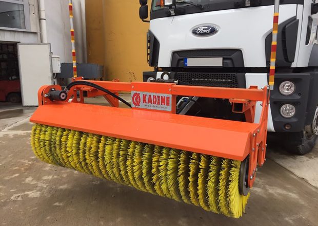 Kademe-Kar-Fırçası-2