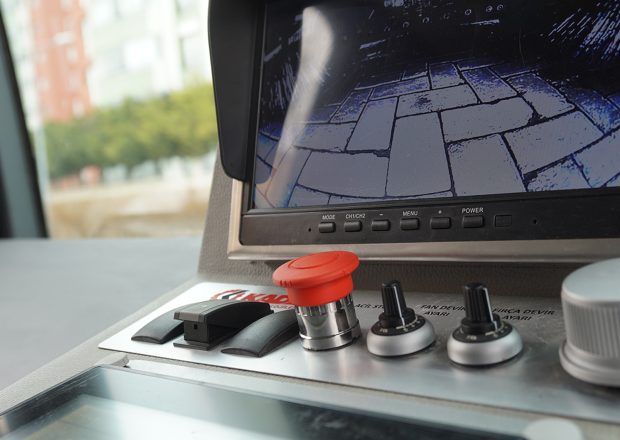 Kademe-Kompakt-Yol-Süpürme-Makinası-5