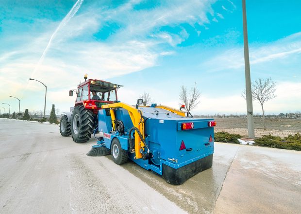 Kademe-Traktörle-Çekilir-Tip-Yol-Süpürme-Makinası-2