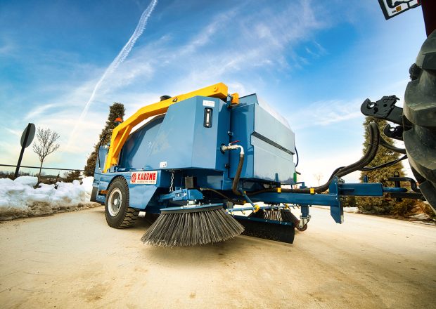 Kademe-Traktörle-Çekilir-Tip-Yol-Süpürme-Makinası-3